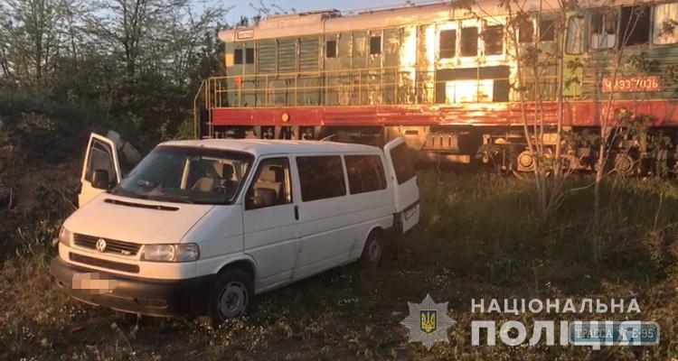 Трое работников Одесской железной дороги сливали топливо с тепловозов