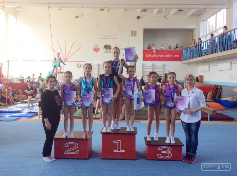 Юные одесские гимнастки завоевали семь медалей на всеукраинских соревнованиях