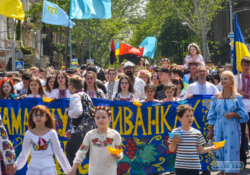Мегамарш в вышиванках состоялся в центре Одессы (фото)