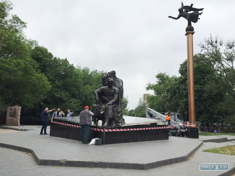 Одесские власти потратят почти 200 тыс. грн на ремонт памятника атаману Головатому