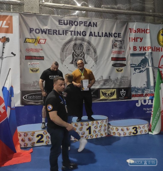 Священник из Одесской области в девятый раз стал чемпионом мира по пауэрлифтингу