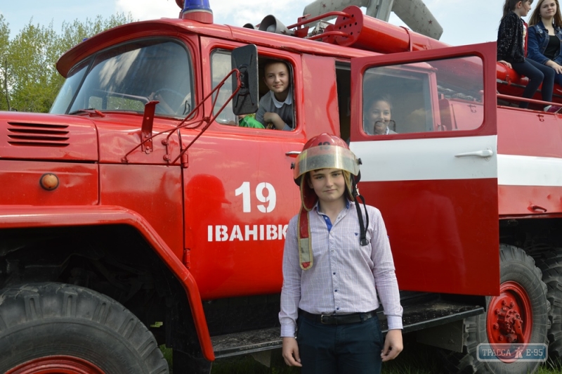 Cпасатели провели День гражданской защиты для школьников и учителей Ивановского района (фото)