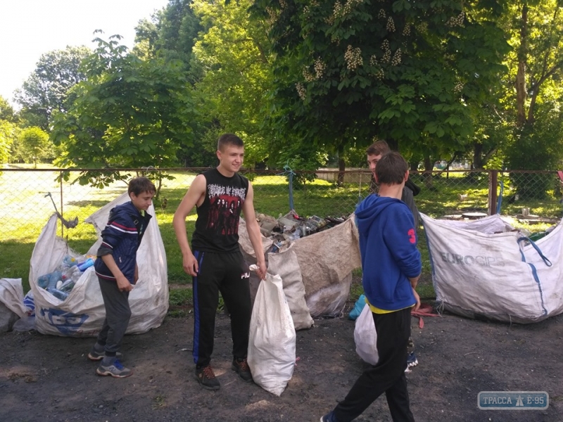 Экологическая акция по уборке и сортировке мусора прошла в Балтском районе