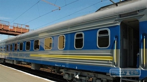 Поезд Одесса-Житомир начнет останавливаться на станции Раздельная