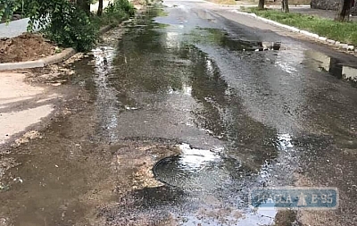 Улицы Белгорода-Днестровского затопило нечистотами (фото)