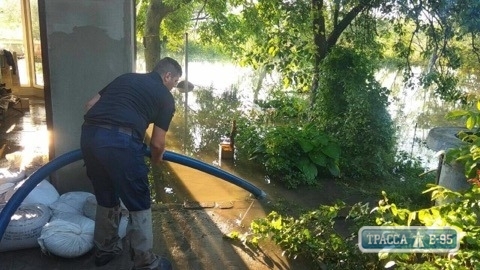 Грунтовые воды подтапливают частные дома в Подольске