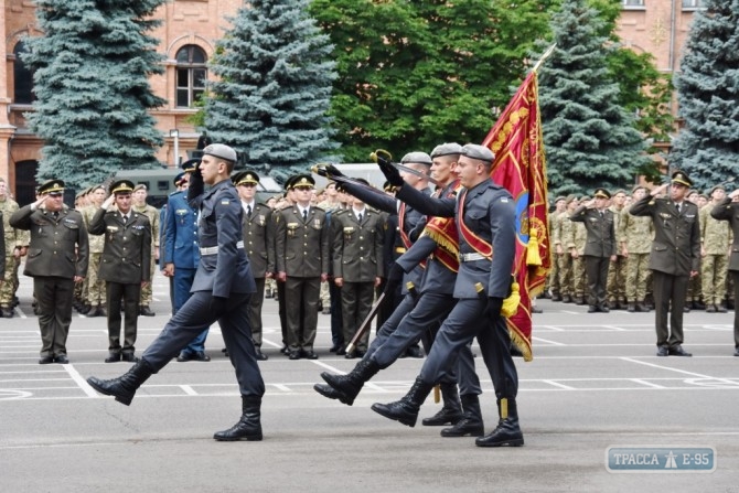 В одесской Военной академии состоялся выпуск трехсот молодых лейтенантов: многие - участники АТО