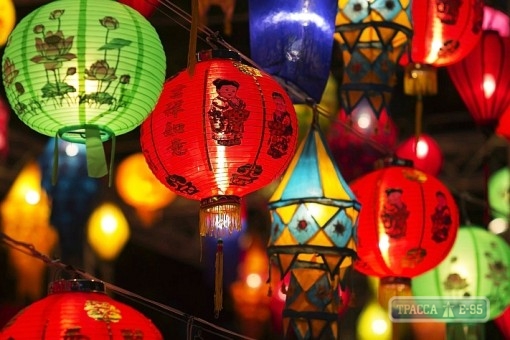 Фестиваль гигантских китайских фонарей стартует в Преображенском парке Одессы