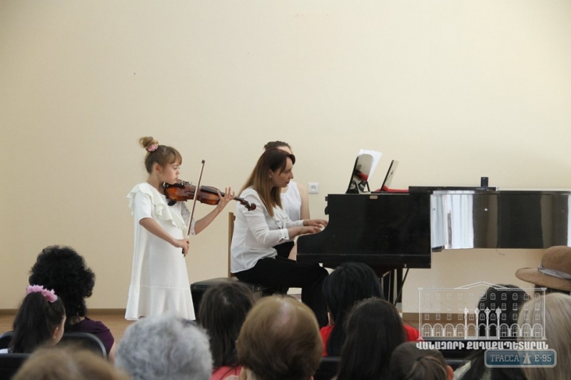 Одесситы представили украинские музыкальные традиции на международном фестивале в Армении