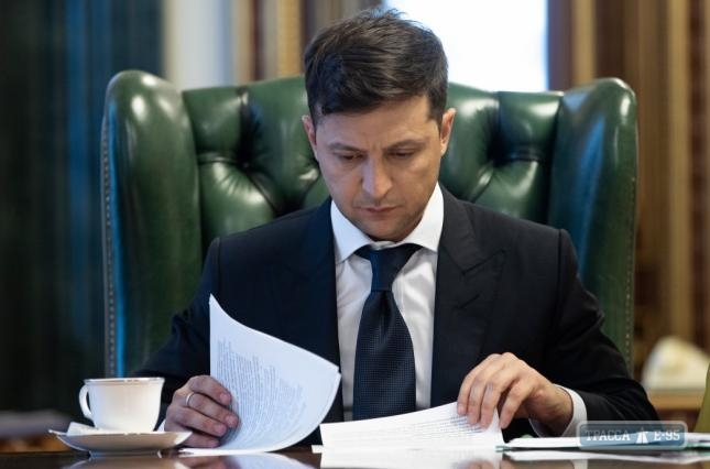 Президент Зеленский уволил главу района в Одесской области 