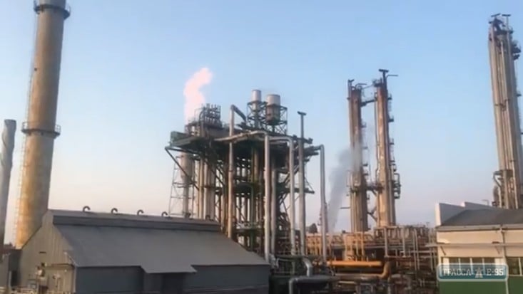 Одесский припортовый завод возобновил работу после года простоя (видео)