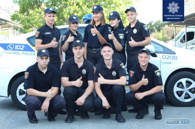 Ряды патрульной полиции Одесской области пополнили девять курсантов университета внутренних дел