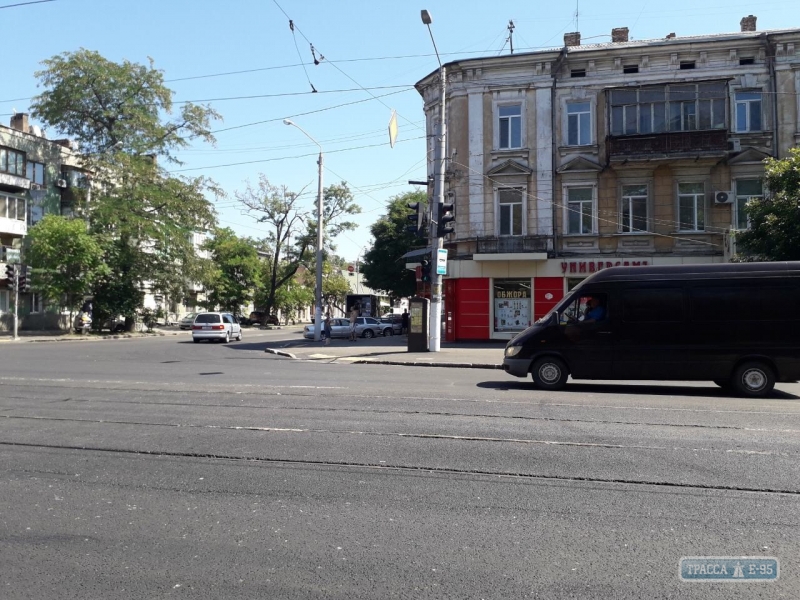 Крупный перекресток в центре Одессы вновь открылcя для движения