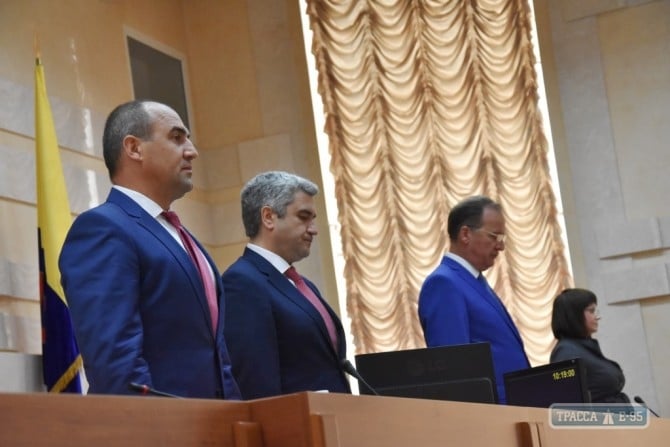 Депутаты не договорились о новом главе облсовета, после чего Урбанский решил остаться