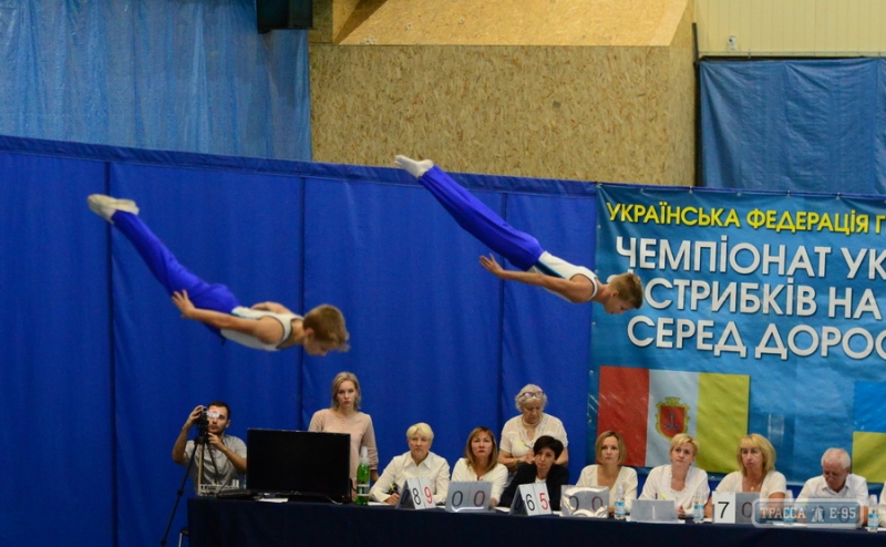Одесситы завоевали шесть золотых медалей на всеукраинских соревнованиях по прыжкам на батуте