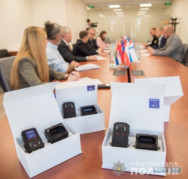 Европейский Союз снабдил одесских полицейских нагрудными видеокамерами