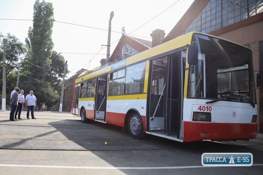 Первый электробус выходит на маршрут в Одессе