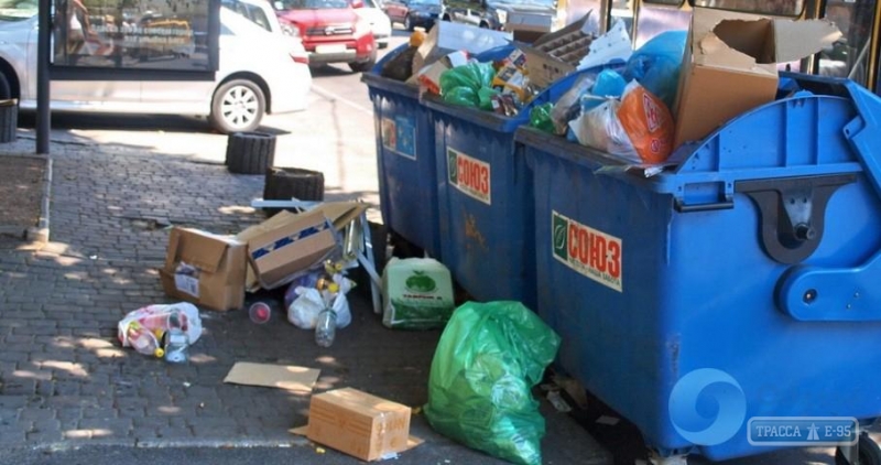 Одесситам повышают на 35% тарифы на вывоз мусора 