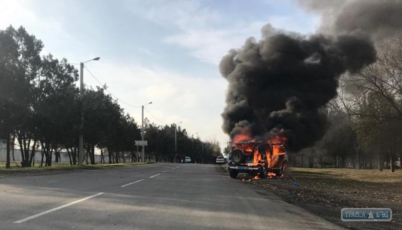 Полицейское авто загорелось на ходу в Измаиле