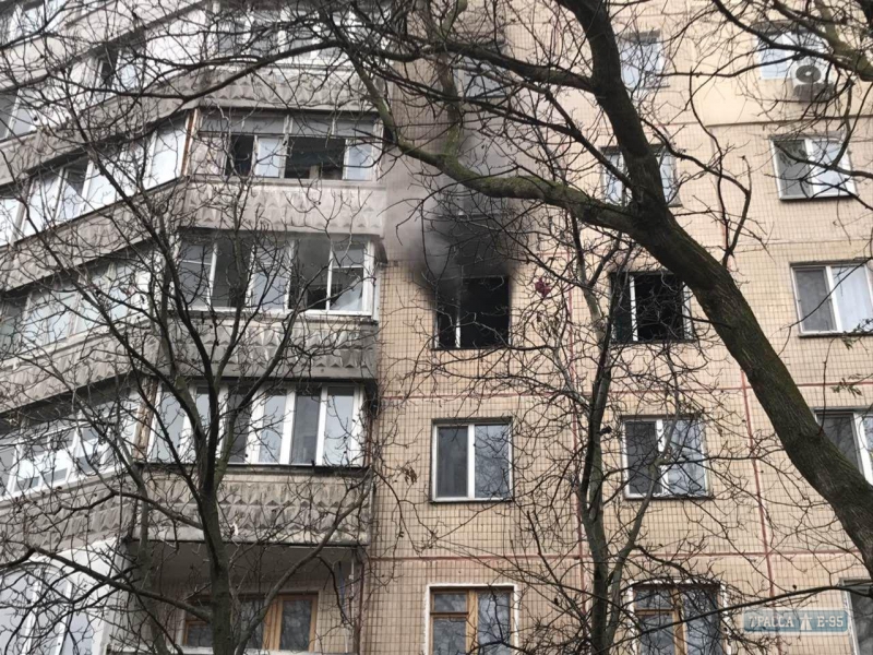 Пожилая женщина и девочка погибли в результате пожара в одесской многоэтажке