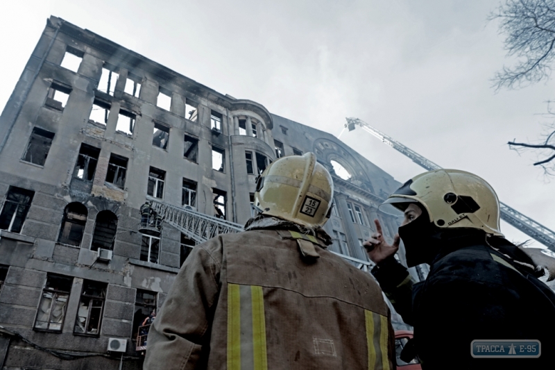 Уцелевших в здании сгоревшего колледжа в Одессе нет