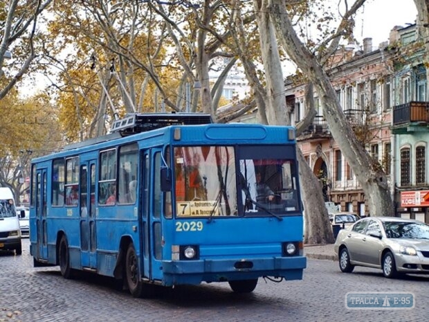 Маршруты некоторых троллейбусов изменились в центре Одессы