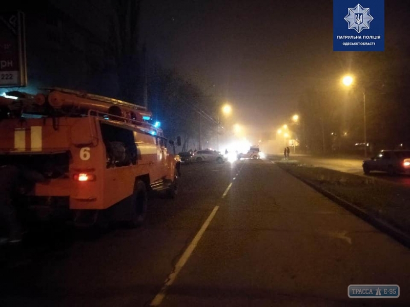 Патрульные задержали мужчину, который поджог автомобиль BMW в Одессе