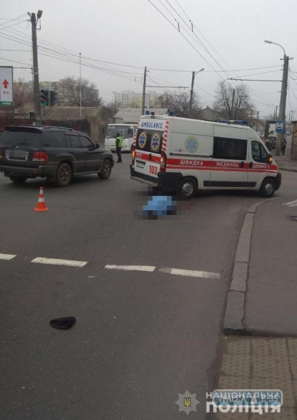 Пешеход погиб под колесами грузовика в Одессе