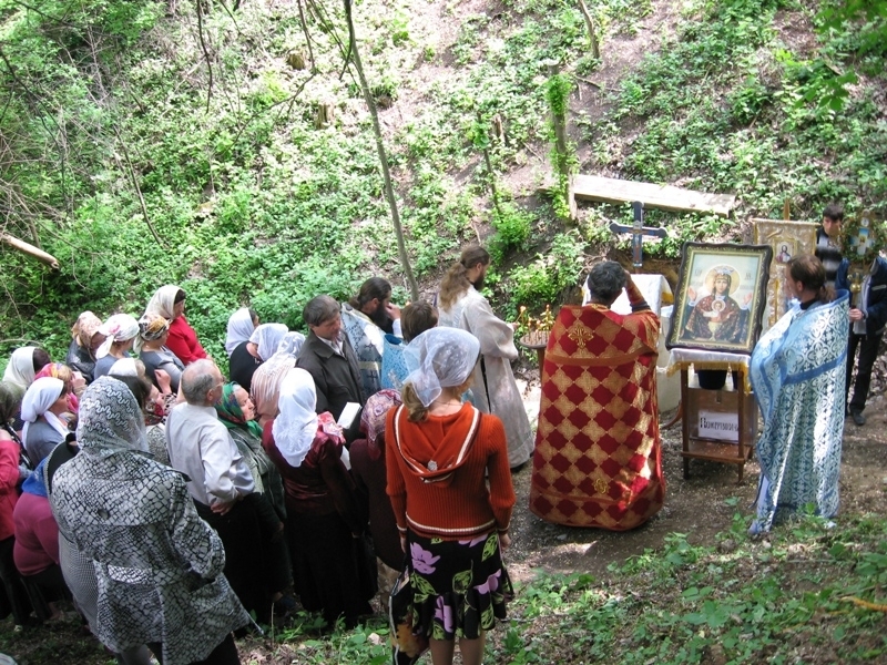 Православные Савранского района Одесской области совершили крестный ход к целебному источнику