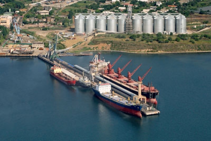 Ильичевский порт договаривается с инвесторами о сооружении крупного зернового терминала