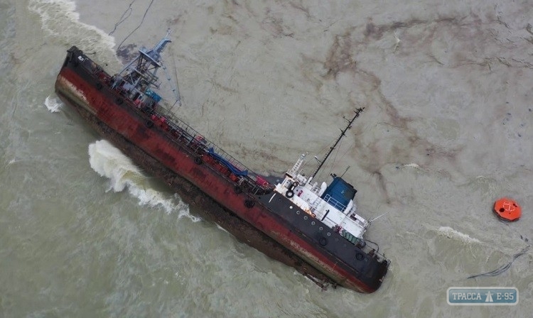Морская администрация завершила расследование аварии танкера Delfi