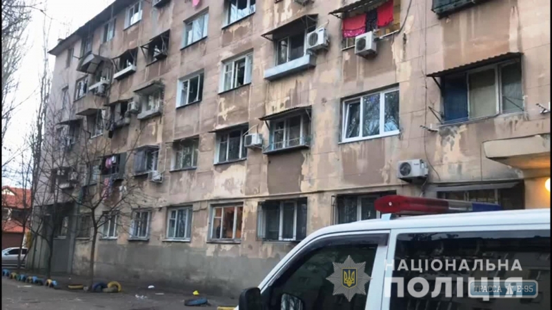 Мужчина ранил собутыльников в Одессе, взорвав гранату на кухне общежития (видео)