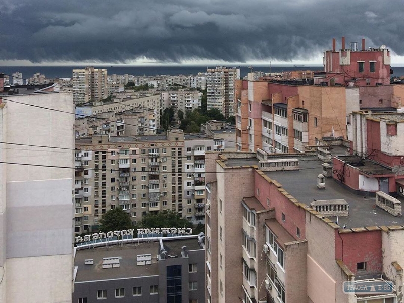 Юноша выпрыгнул с 15 этажа в Черноморске 