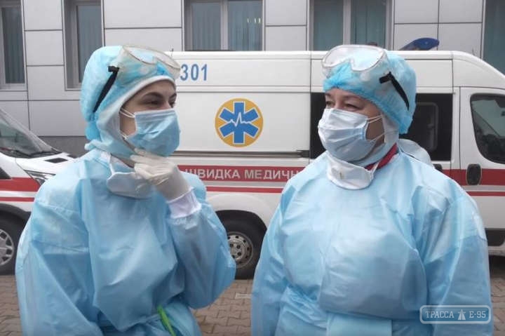 Число зараженных коронавирусом в Украине выросло за сутки на треть