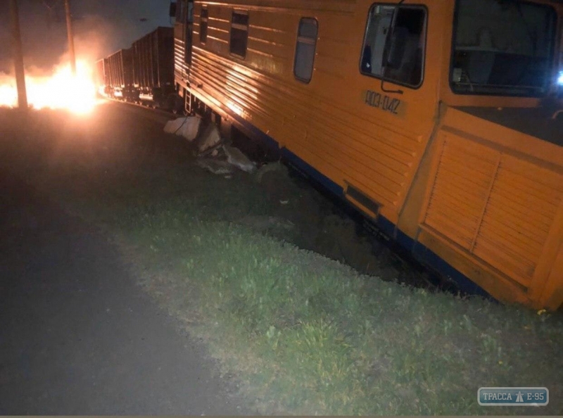 Поезд сошел с рельсов в Одессе. Видео 