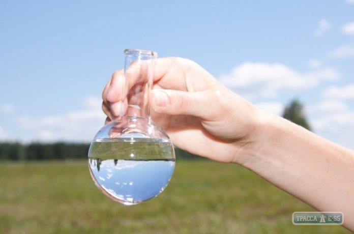 Питьевая вода в шести районах Одесской области опасна для употребления