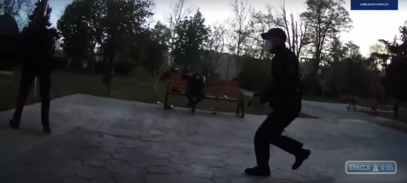Одесские патрульные объяснили, почему им пришлось стрелять в собаку (видео 18+)