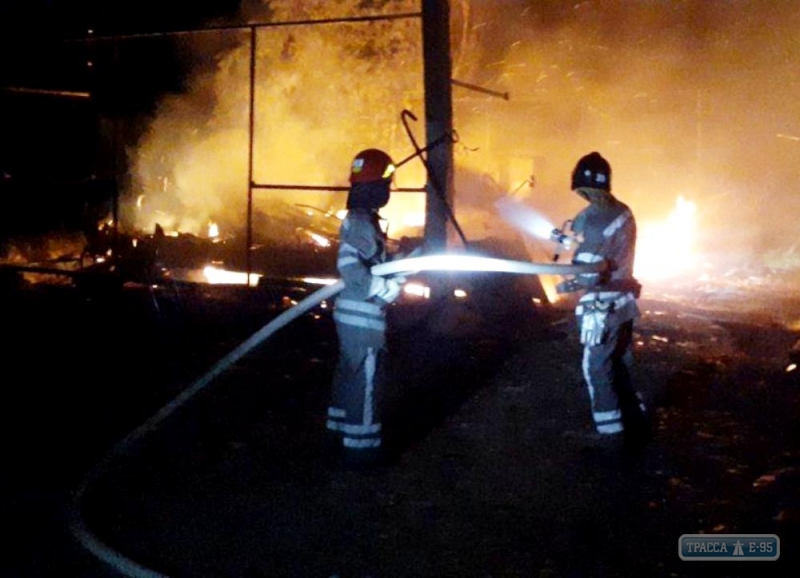 Два деревянных дома сгорели ночью в Одесской области