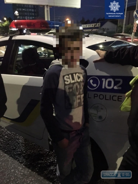 12-летний лихач, разбивший ночью машину в Одессе, оказался рецидивистом. Видео