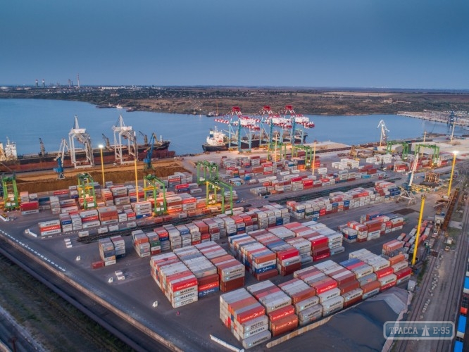 DP World купила контейнерный терминал ТИС
