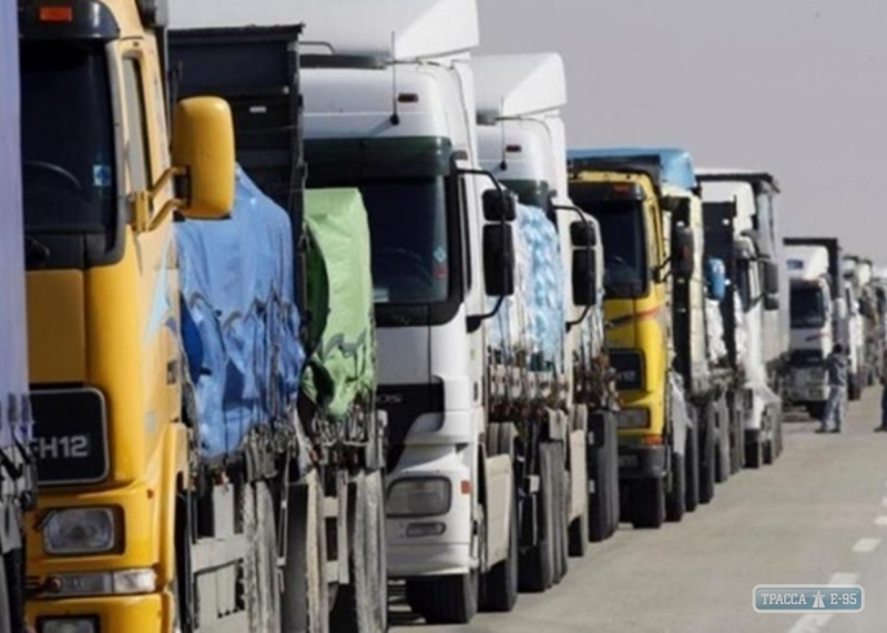Контроль за грузовиками, разбивающими дороги Одесской области, будет усилен 
