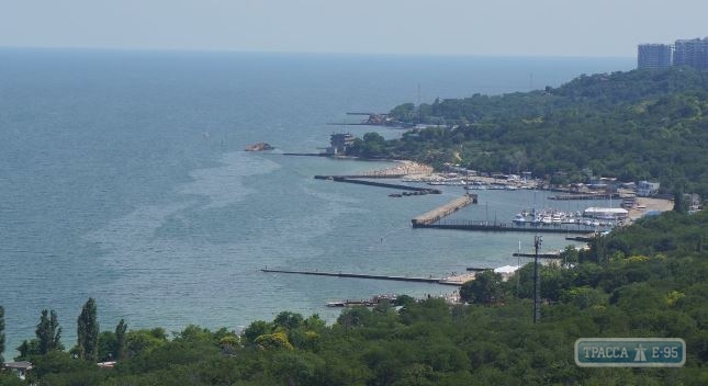 Проверка не обнаружила нефтепродуктов в пятне на морской воде у затонувшего в Одессе танкера 
