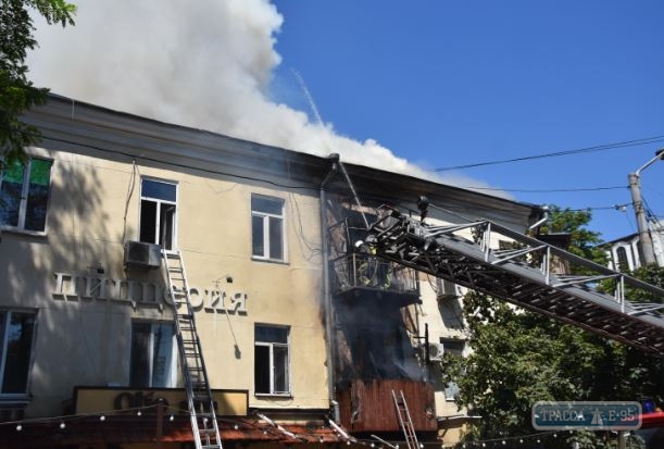 Старинный дом в центре Одессы серьезно пострадал от пожара