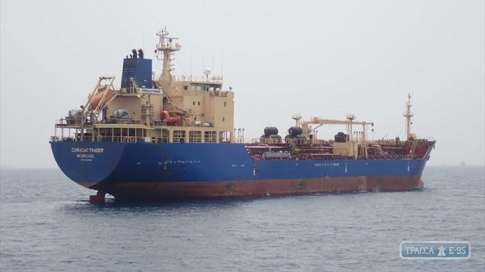 Пираты в Гвинейском заливе атаковали танкер с украинскими моряками