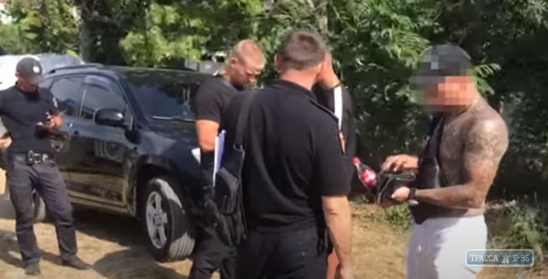 Полиция разыскала нападавших на одесского активиста. Видео