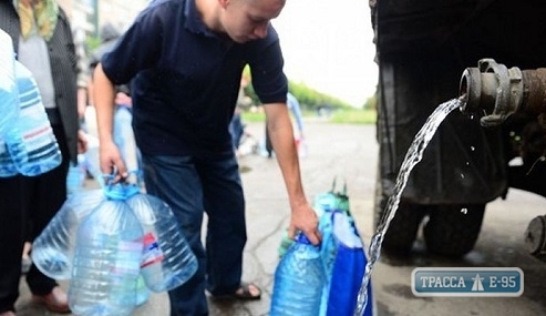 Подвоз воды цистернами организован для жителей центра Одессы. Адреса