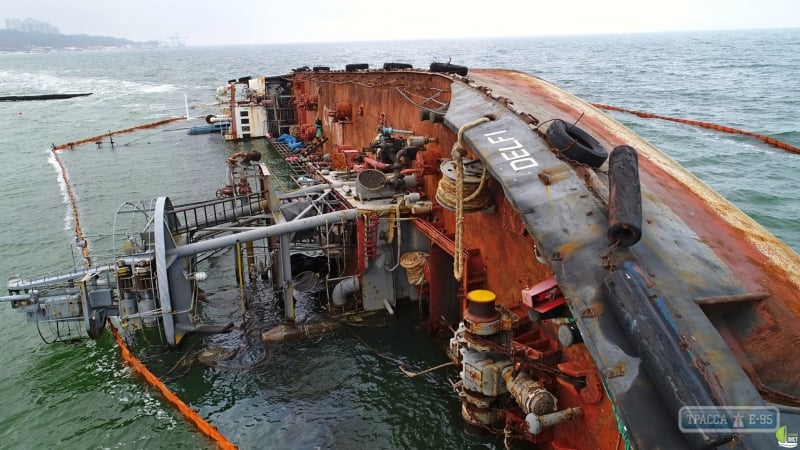 Порезка на части танкера Delfi грозит Одессе катастрофой – общественники
