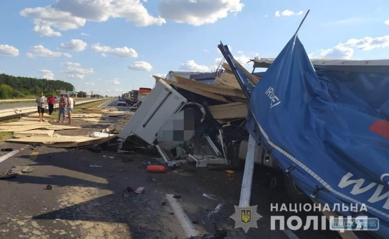 Два человека погибли в ДТП на трассе Одесса-Киев