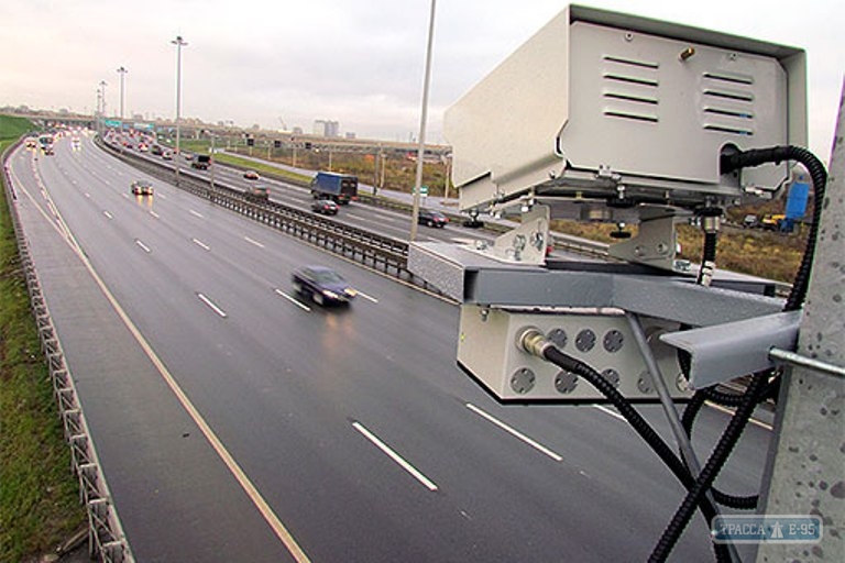Еще более 200 камер автофиксации установят на дорогах Украины 