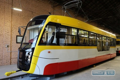 3 компании предложили Одессе свои низкопольные трамваи